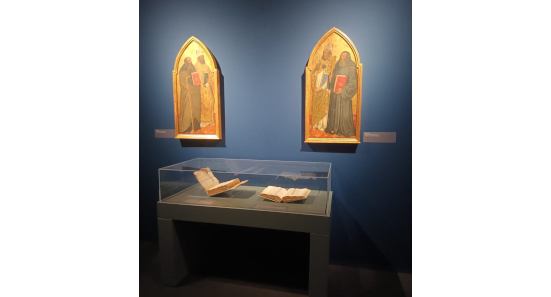 Veduta di alcuni Laudari e di tavole esposti alla Mostra